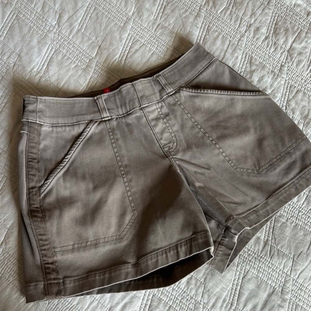 SPANX Tan Cargo Shorts with Classic Design